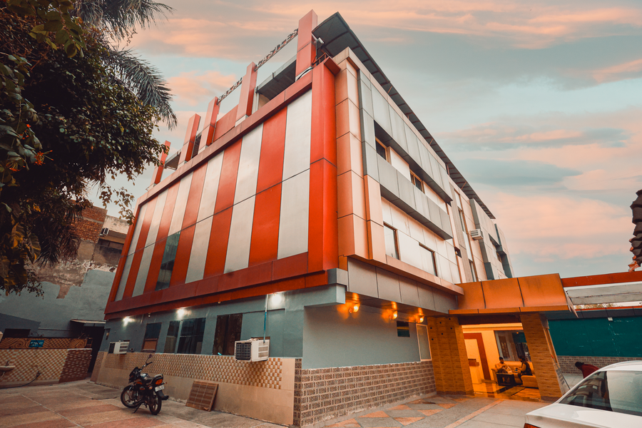 Balada Castle Hotel & Resort,Zirakpur Panchkula Kalka Highway,3 star