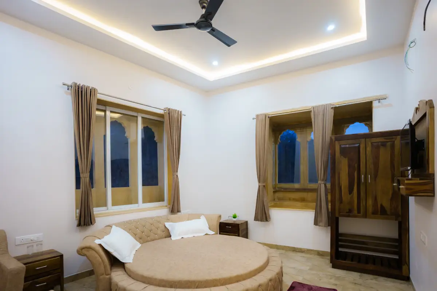 room-image