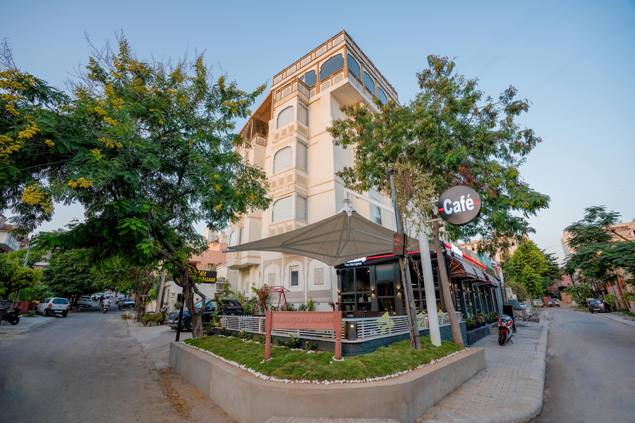 Hotel Ratangarh Palace,Hathroi, Jaipur,3 star