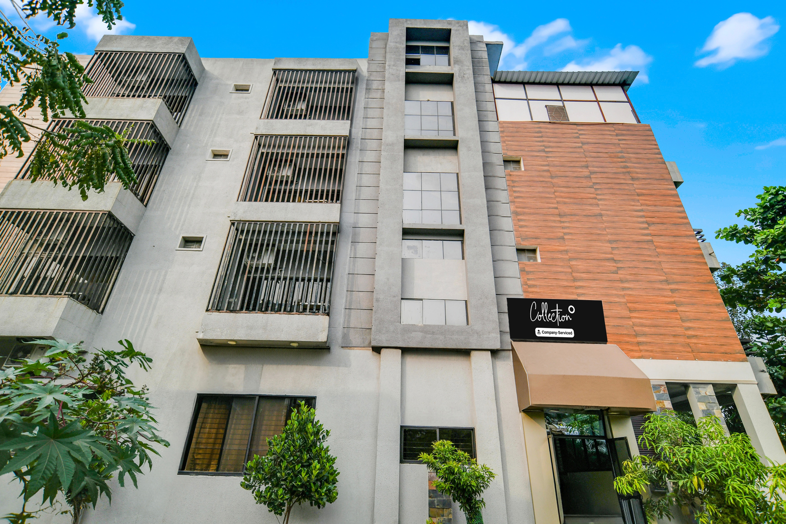 Collection O Indore Near Omax City 1,,3 star