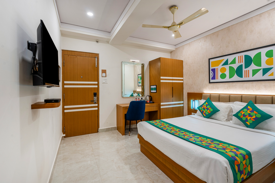 Treebo Premium The Regal Park,,3 star