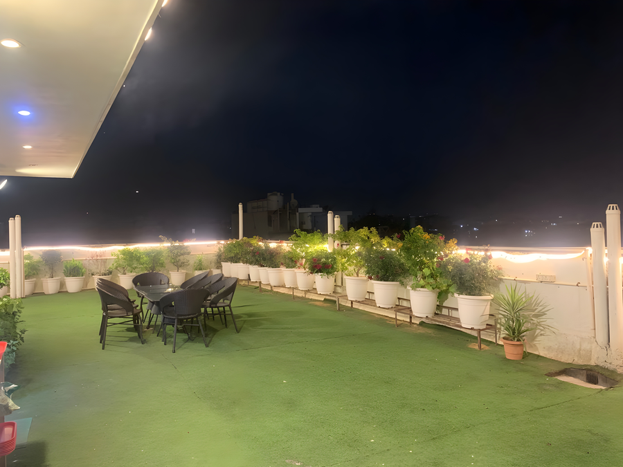 Hotel Aerostar Gold Near Yashobhoomi,East Of Kailash,4 star