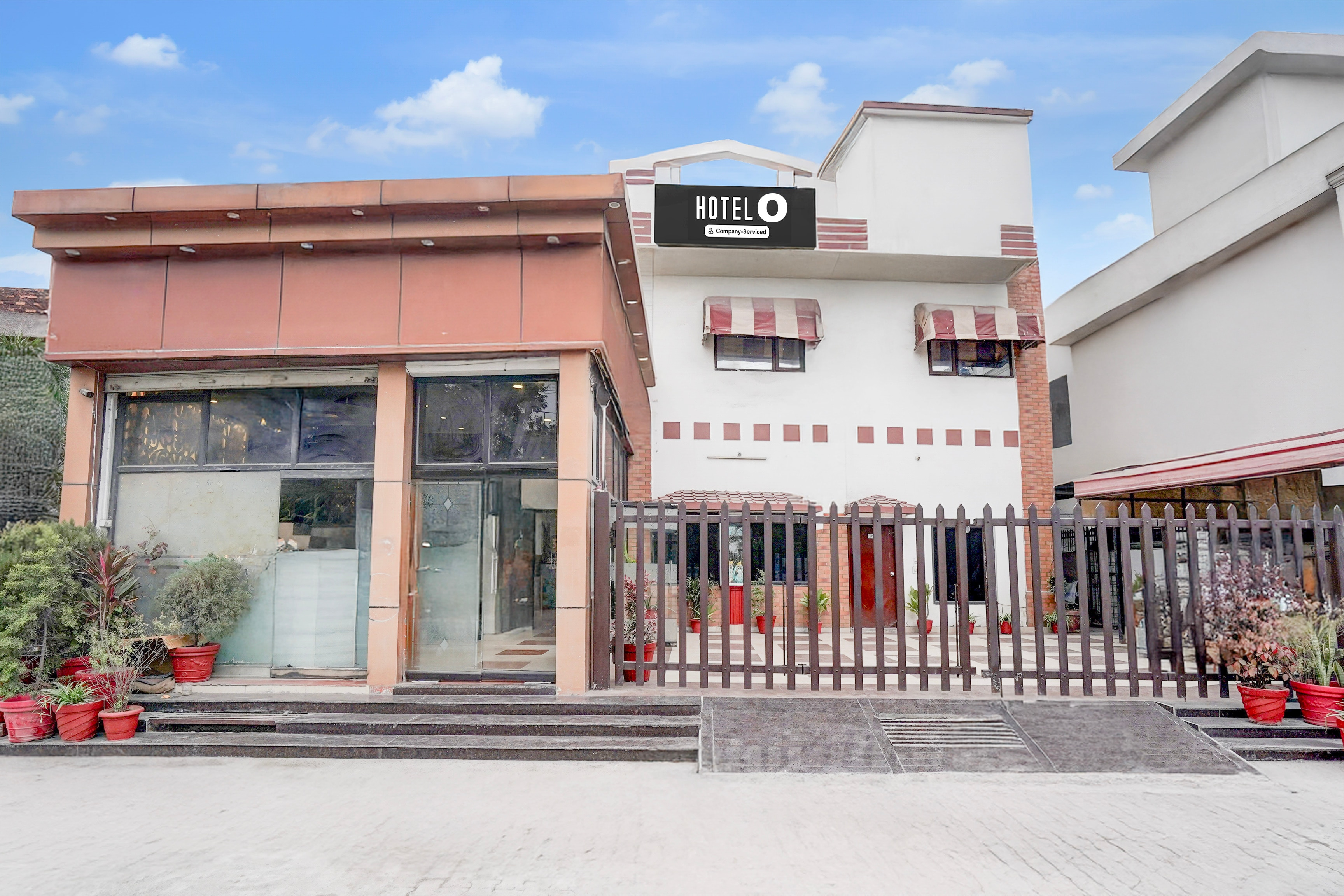 Super Hotel O Tyagi Road Near Railway Station,,4 star