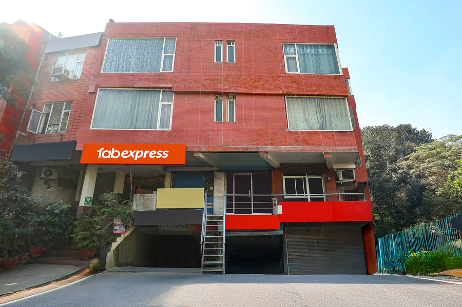 Via Rajdeep Palace,,3 star