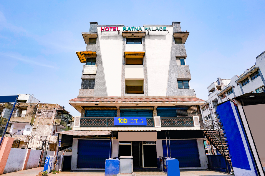 Fabhotel Ratna Palace,,3 star