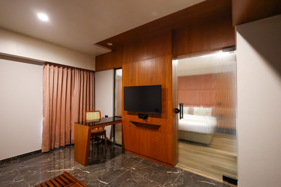 hotel the qubice kolhapur