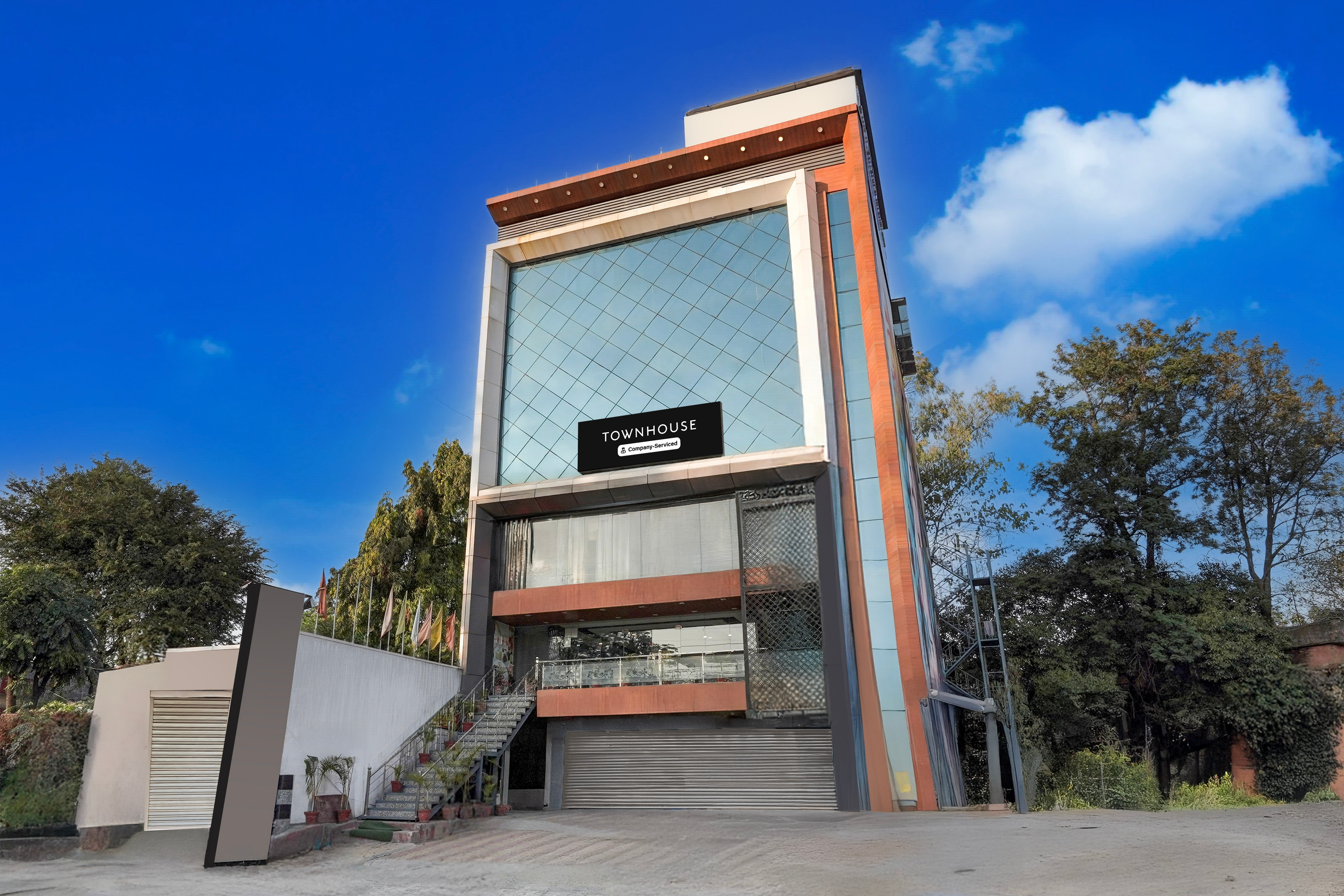 Super Townhouse Haridwar Road Near Rispana Pul Dehradun,,4 star