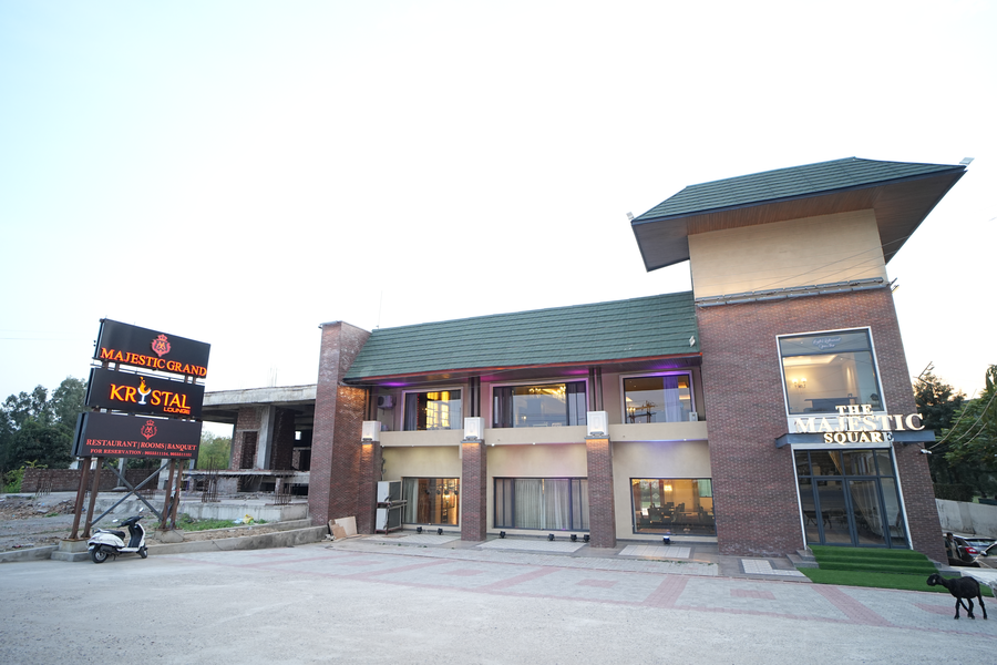 Majestic Square,,4 star