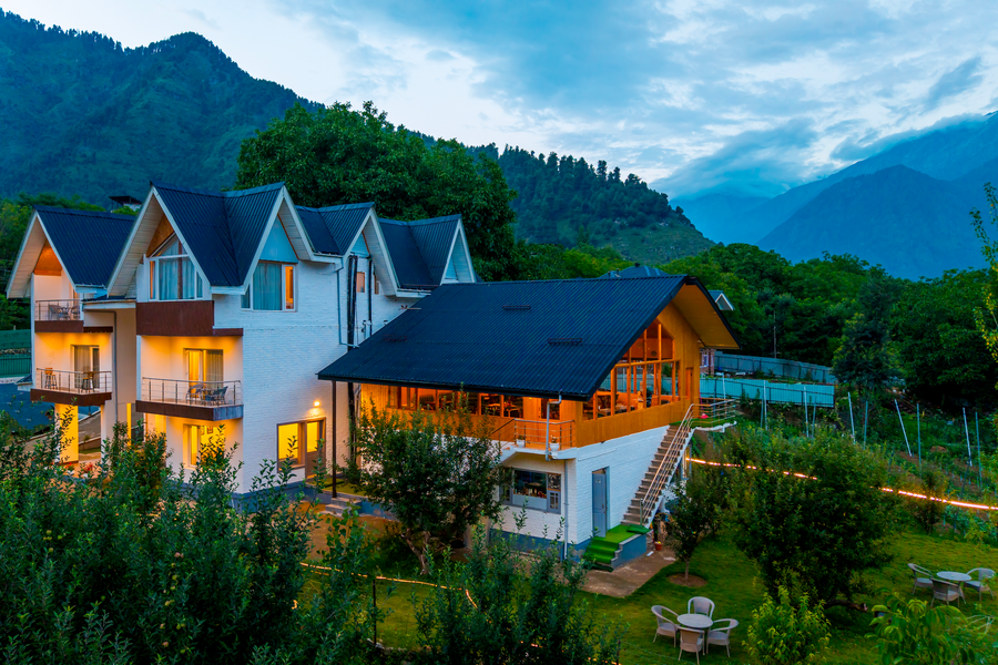 moustache hostel pahalgam
