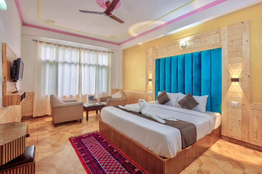 room-image