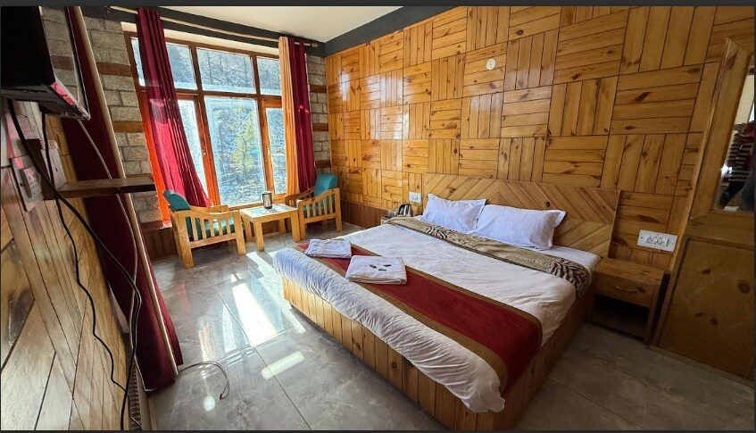 room-image