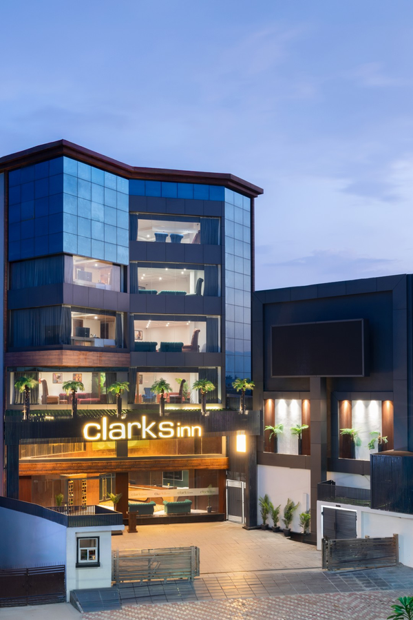 Clarks Inn Basti,,4 star