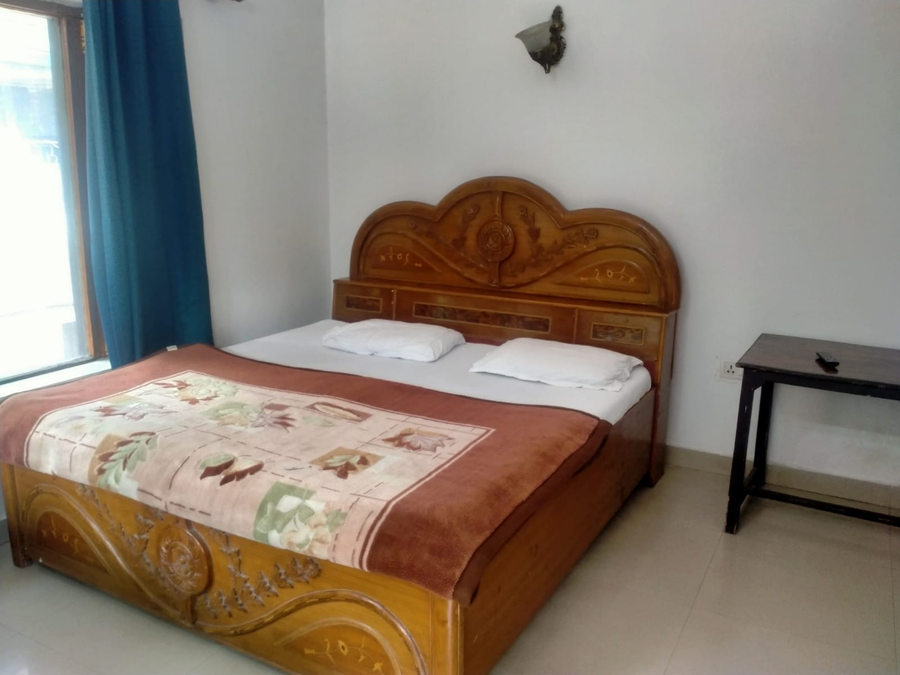 room-image