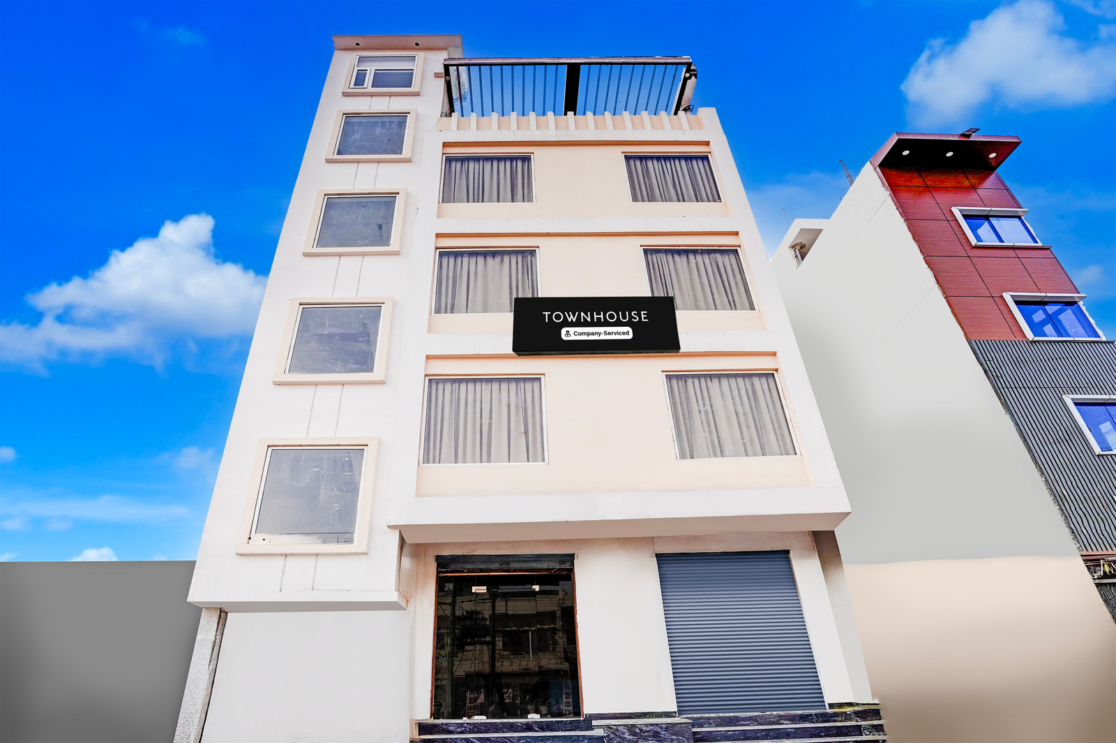 Super Townhouse Lahartara Railway Bridge Near Bus Stop,,4 star