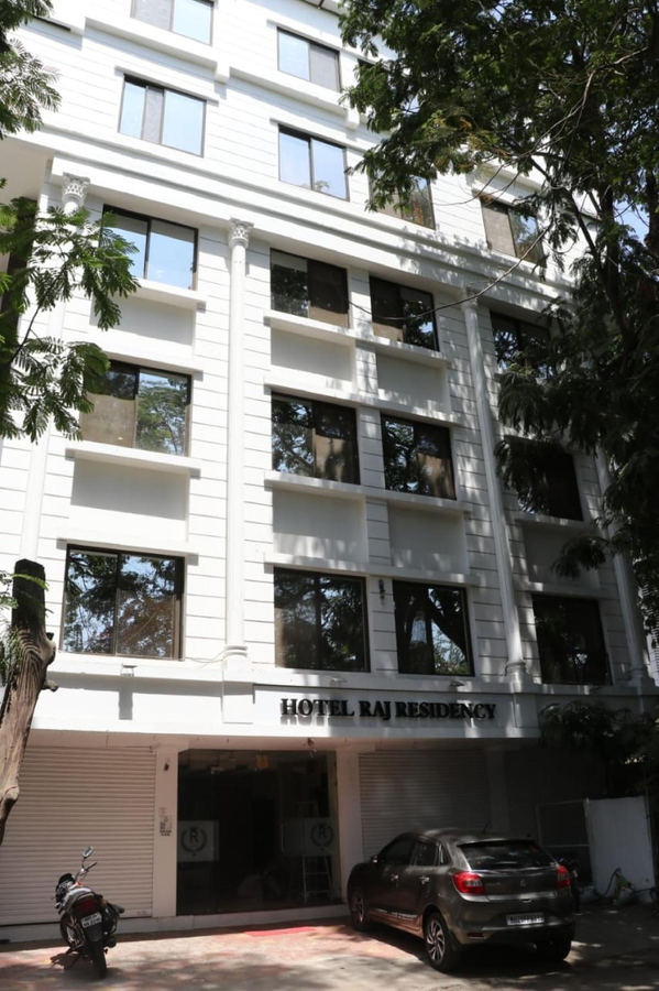 Hotel Raj Residency,,3 star