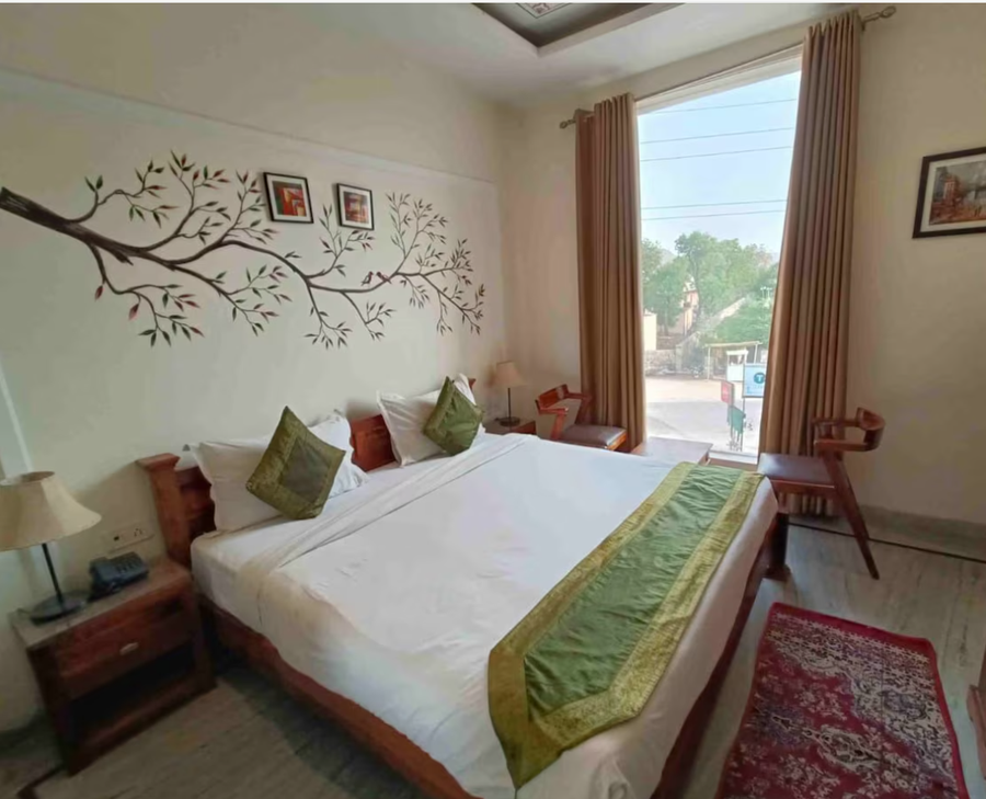 room-image