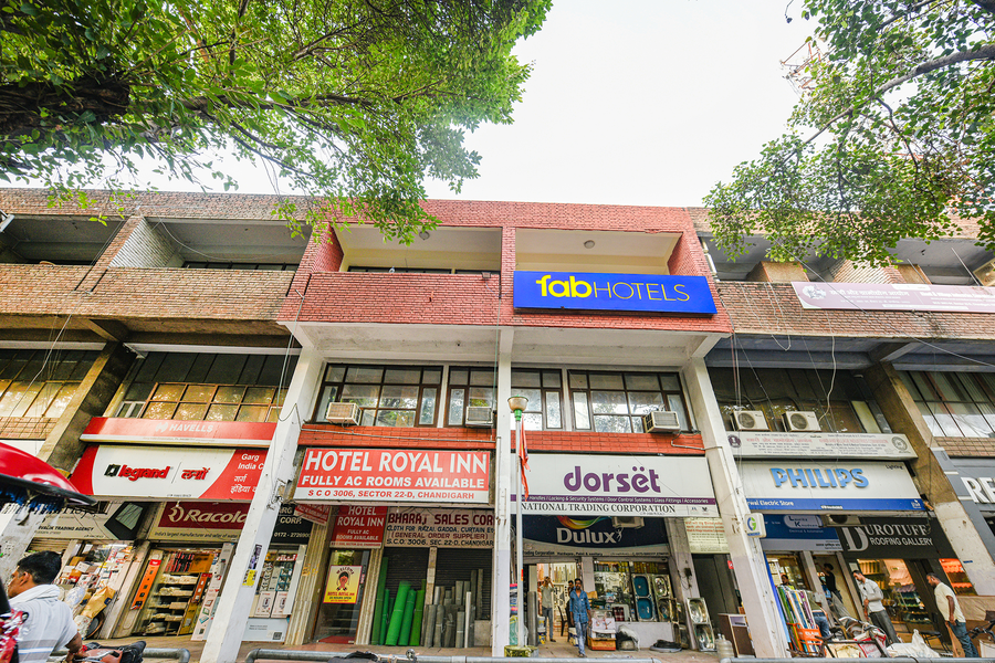 Fabhotel Royal Inn,,3 star