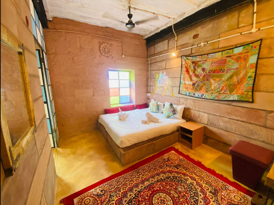room-image