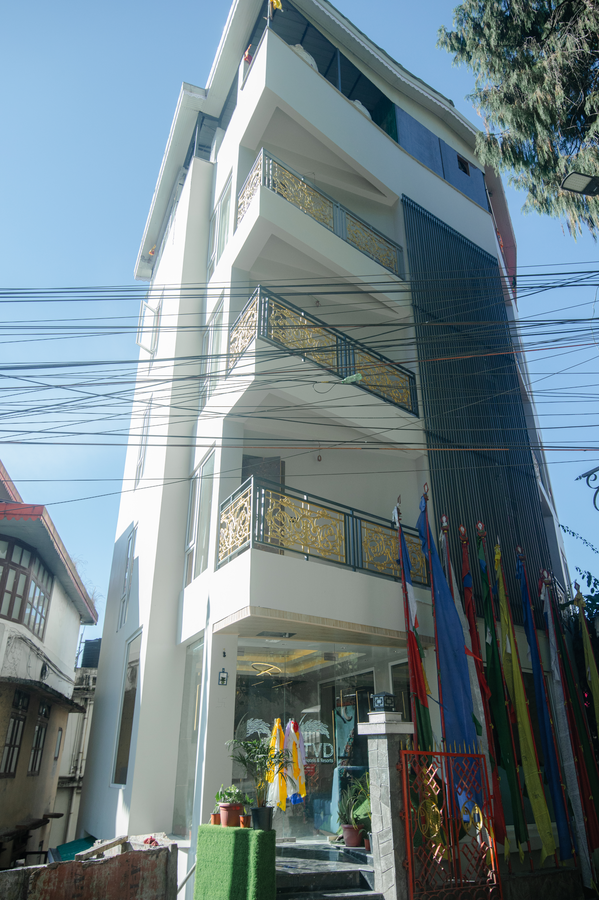 The Veda Denzong (Tvd),,2 star