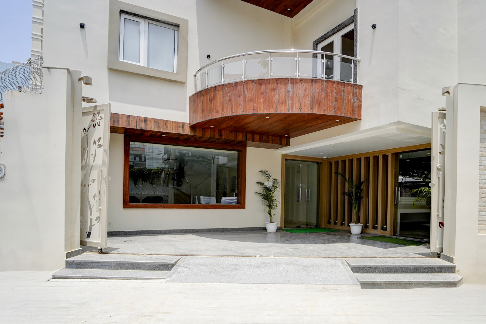 Super Townhouse Oak Banaras Central Railway Junction Formerly Sri Hari Inn,,3 star