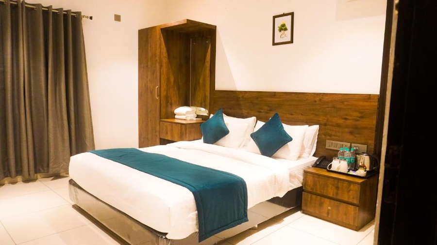 Kings Club,Mysore Road,3 star