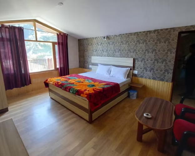 room-image