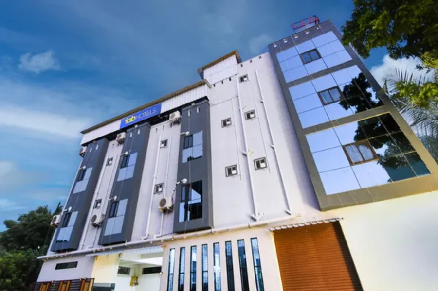 fabhotel star light b