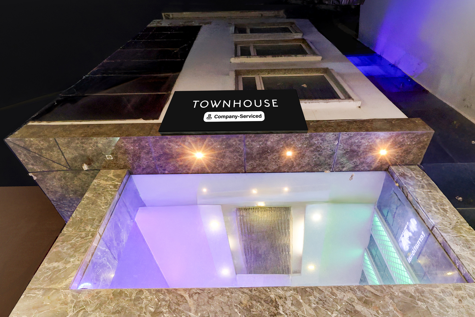 Super Townhouse Oak New Delhi Central Railway Junction Formerly Uppal International,Plot No. 2828, Arakshan Road, Pahar Ganj, Delhi 110055,4 star