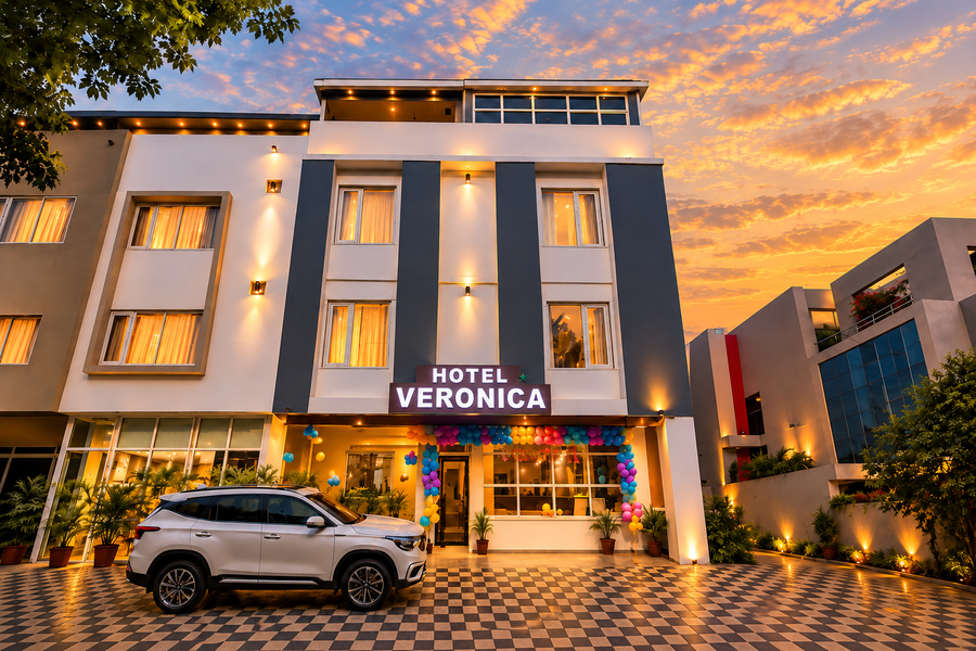 Hotel Veronica,12, Square, Nearby Vijay Nagar, Shceme No. 53, Ratna Lok Colony, Indore, Madhya Pradesh 452010,3 star