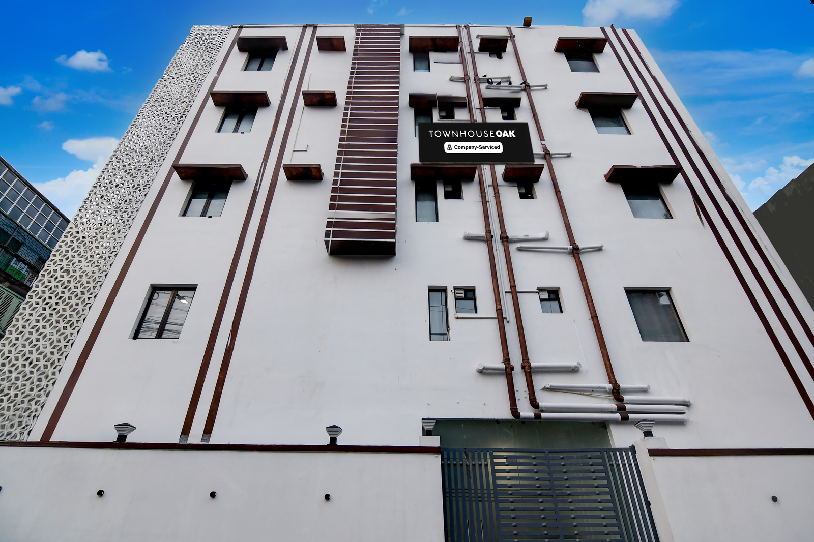 townhouse oak sealdah railway station near creek row