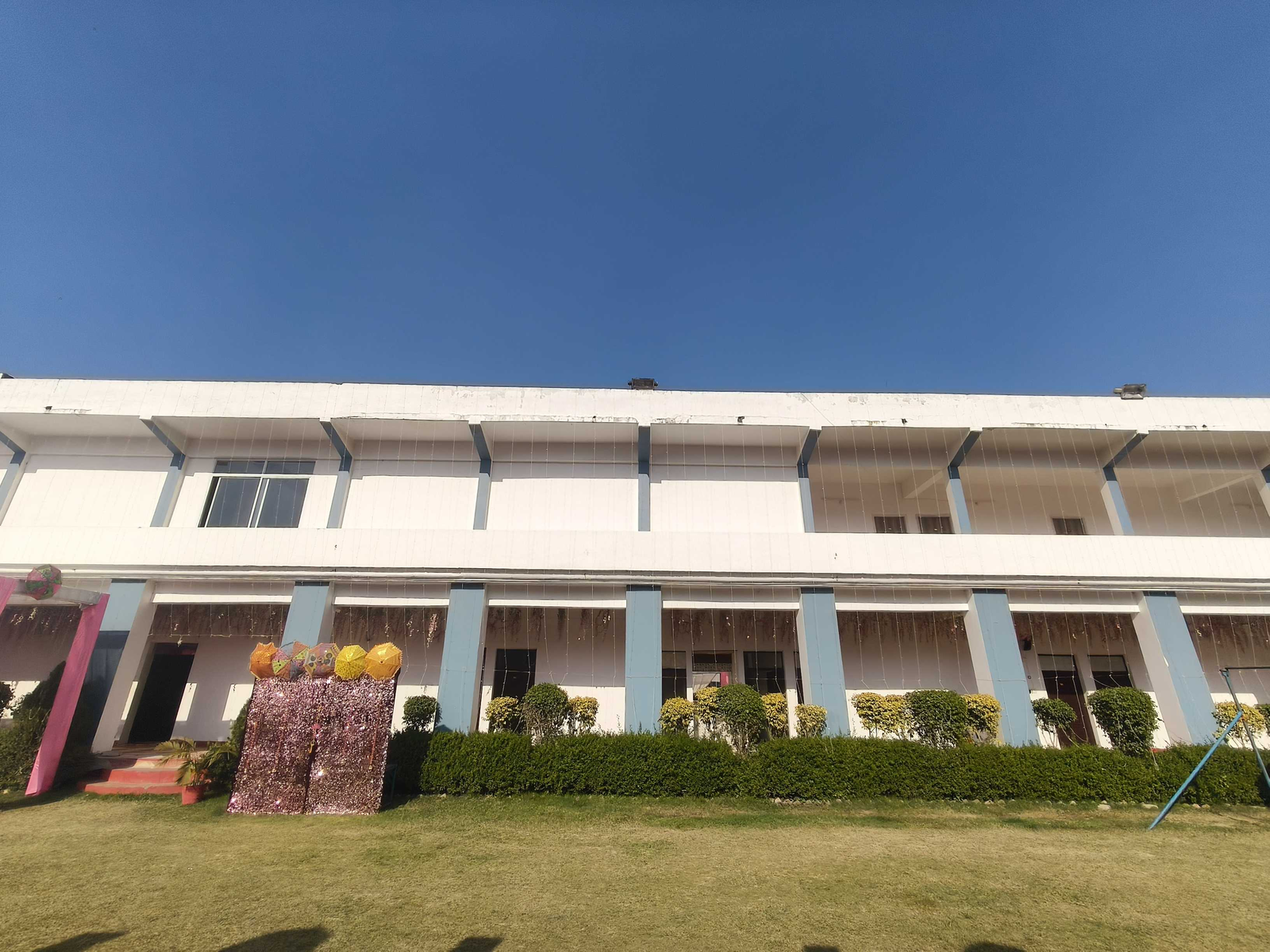 Hotel O Takrohi Hospital Road Formerly Madhuraj Palace,Varanasi>>Lucknow,3 star