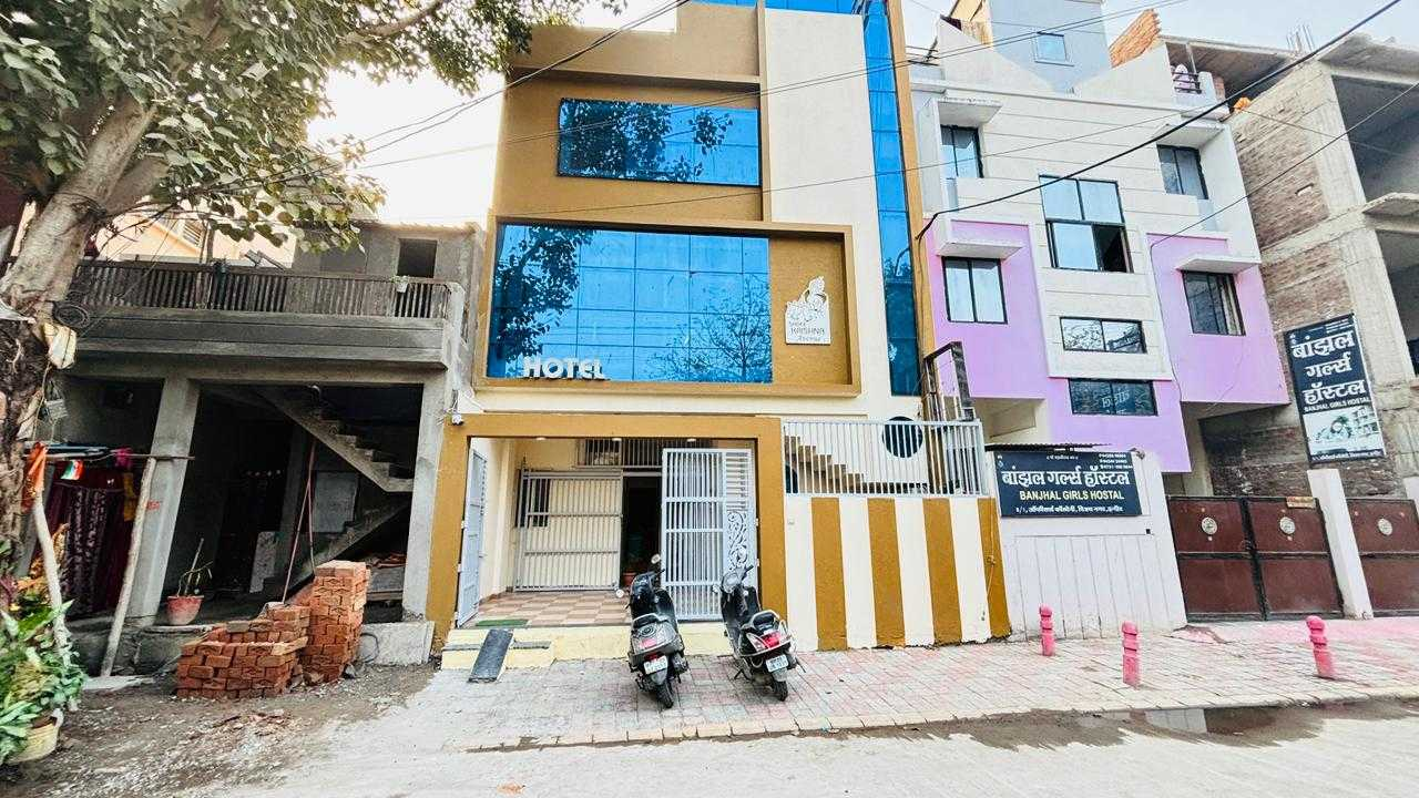 Collection O Meghdoot Garden Formerly Hotel Shree Krishna Avenue,,3 star