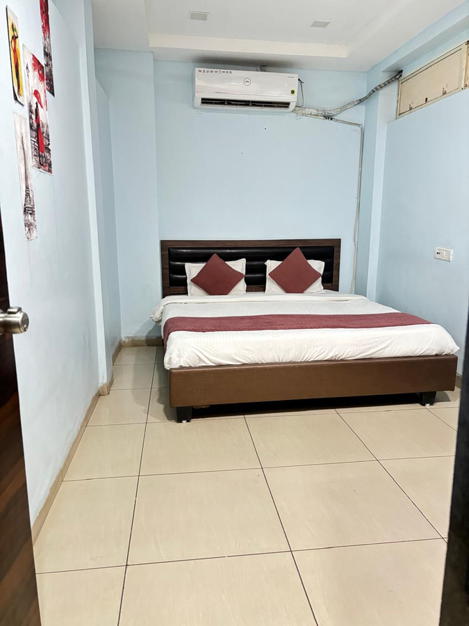 The Human Stay,Vijay Nagar,3 star