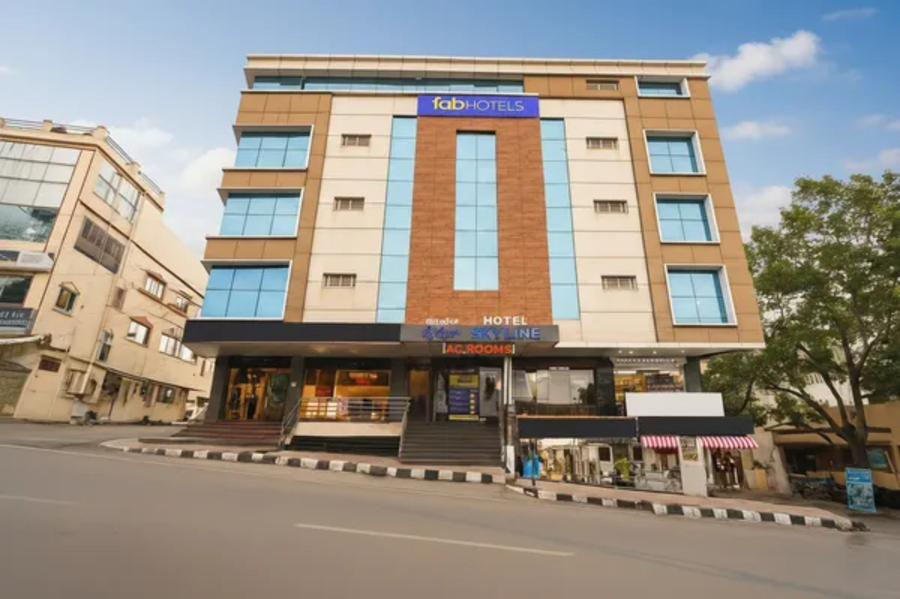 Fabhotel Skyline,,3 star