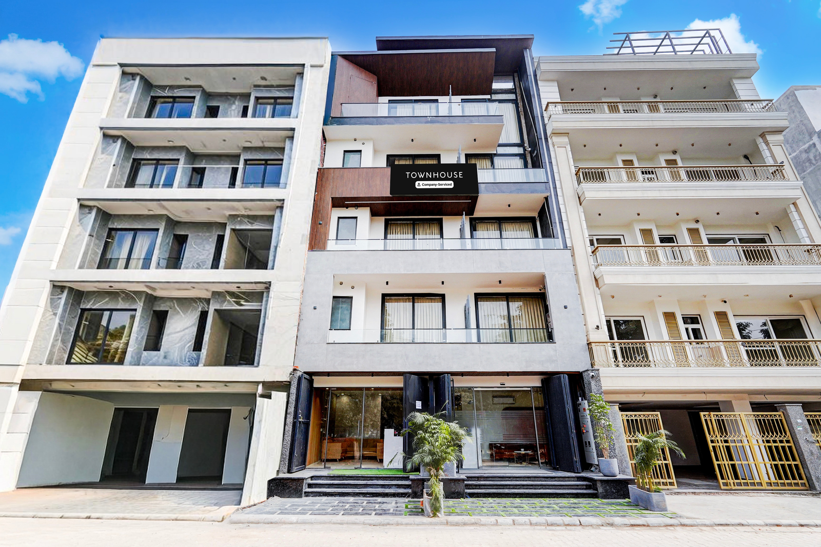 Super Townhouse Sector 51 Gurgaon,,4 star
