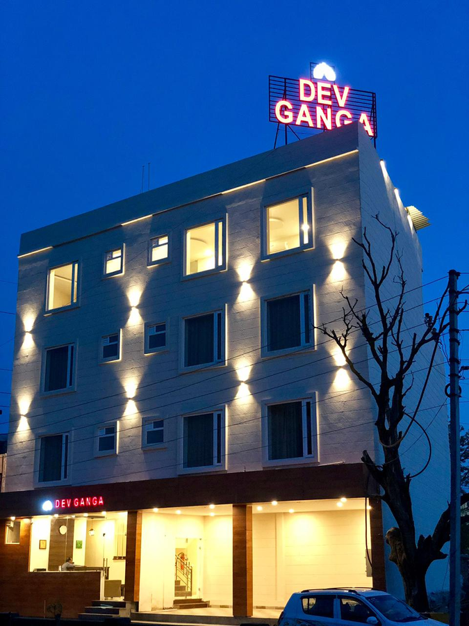 Hotel Dev Ganga,Bhupatwala,3 star