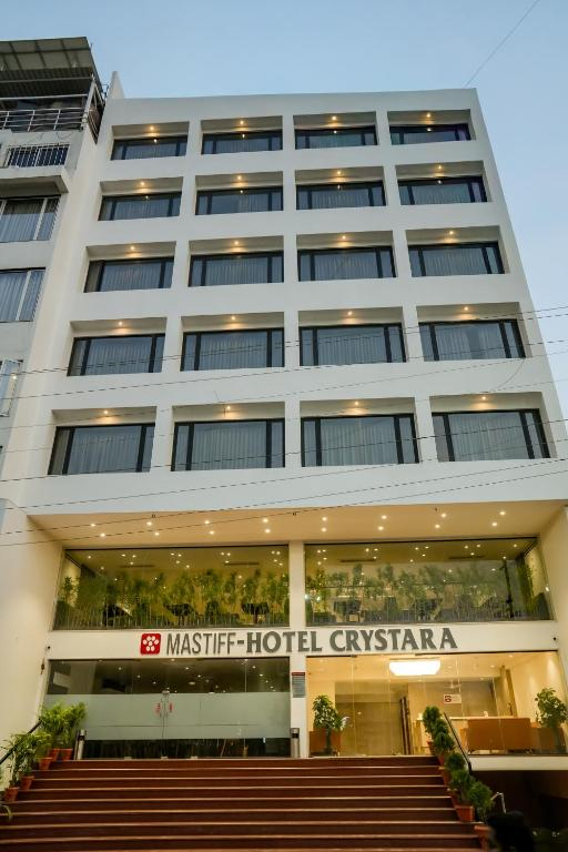 Mastiff Hotel Crystara, Jalgaon,Jalgaon Railway Station,4 star