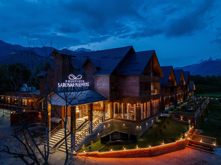 mount noor sarovar premiere pahalgam