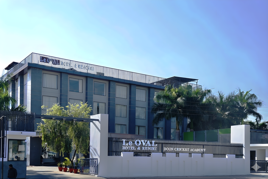 le oval hotel and resorts