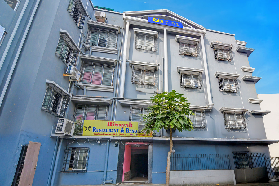 Fabhotel Binayak Inn,Survey Park, Santoshpur,3 star