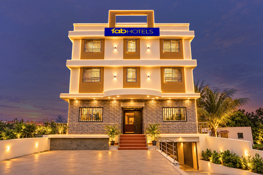 fabhotel royal inn regency