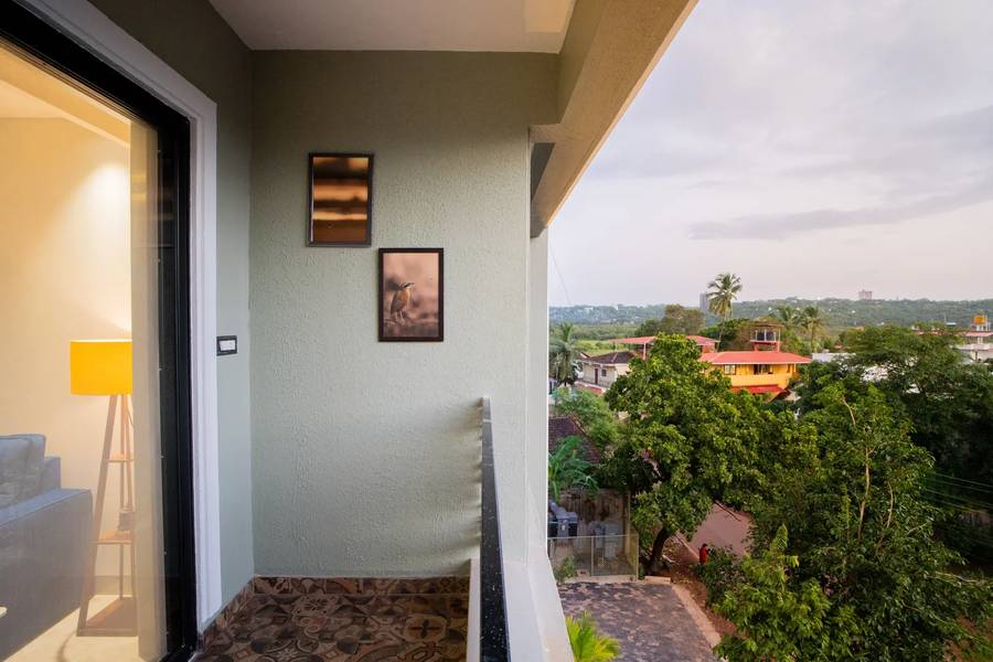 Elivaas 1 Bhk With Jacuzzi & Lift | Kamerios Brisa,Candolim,5 star