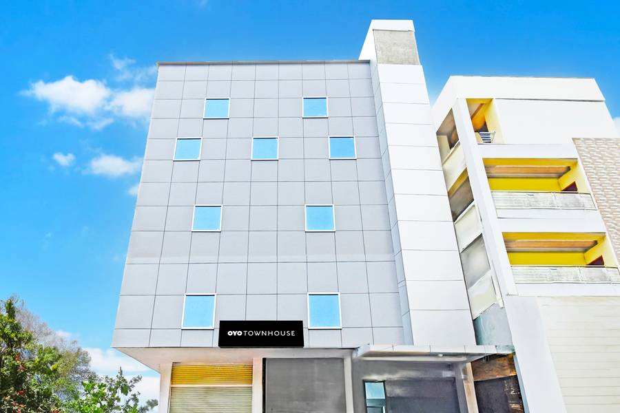 Super Collection O Sanath Nagar Near Railway Station,,3 star