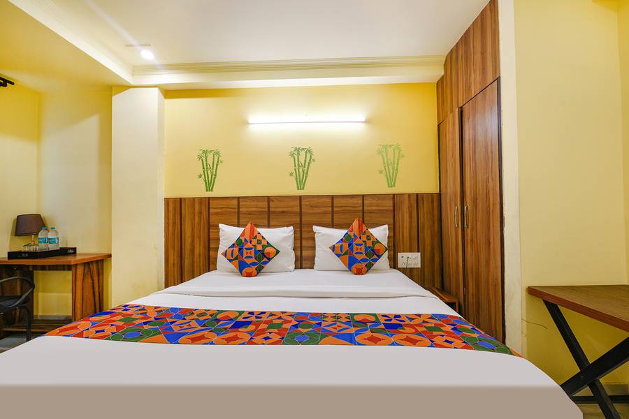 Hotel Ishtara,West Delhi,3 star