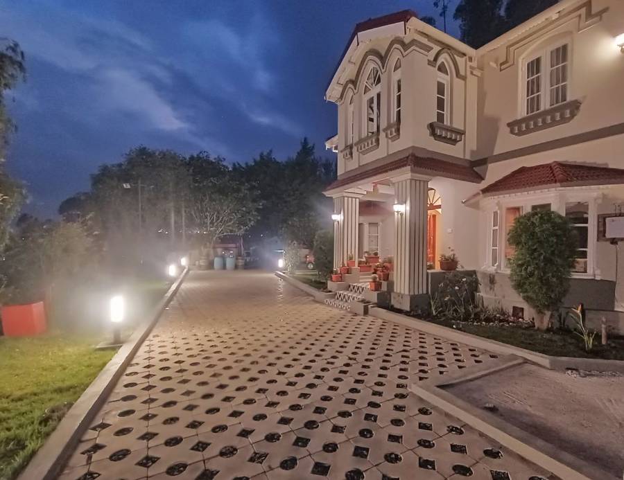 The Humming Bird A Stay Chapter,Near Botanical Garden,3 star