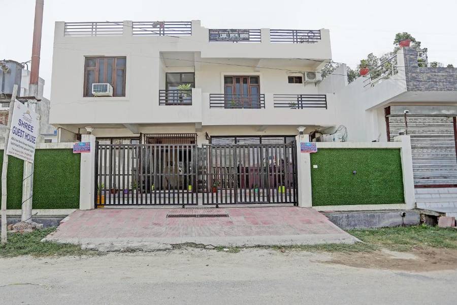 Shree Hotel,,3 star