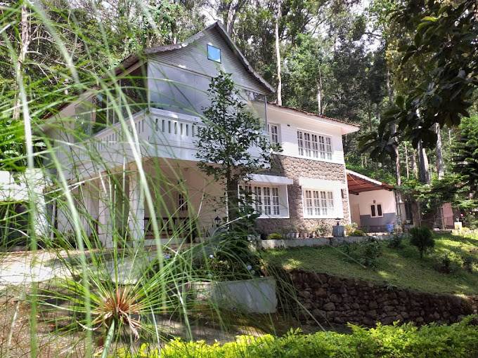 Cloud 9 Villa,Pallivasal,2 star