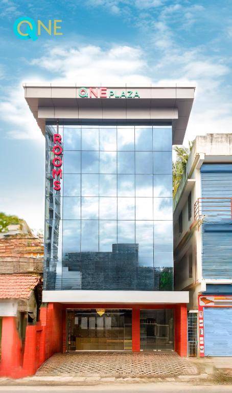 Q One Plaza  By Glitz Hotels