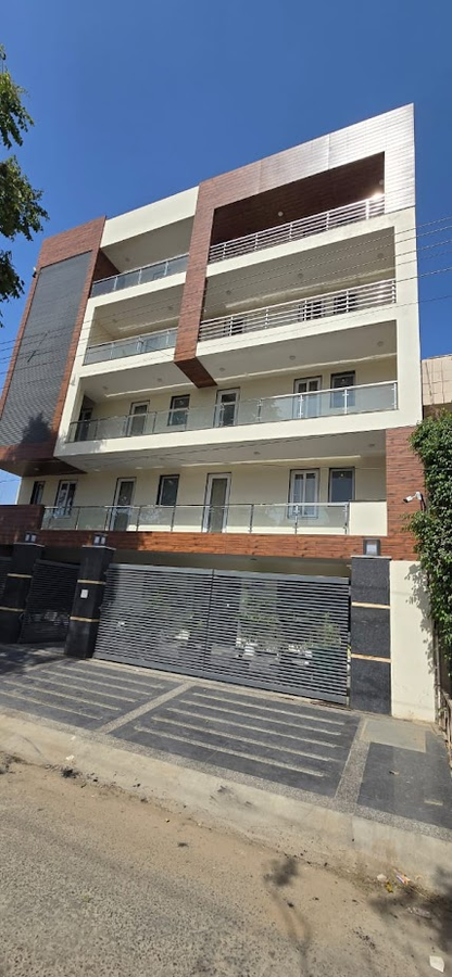 Nikko Palm Hotel,Sector 45,4 star