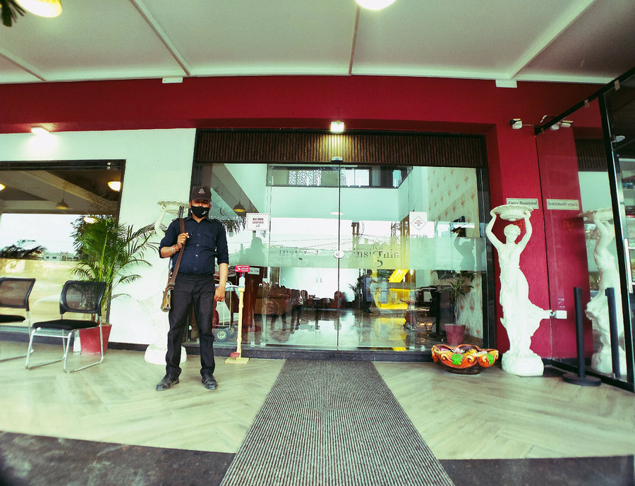 Tgi Insignia,Hoshangabad Road,3 star